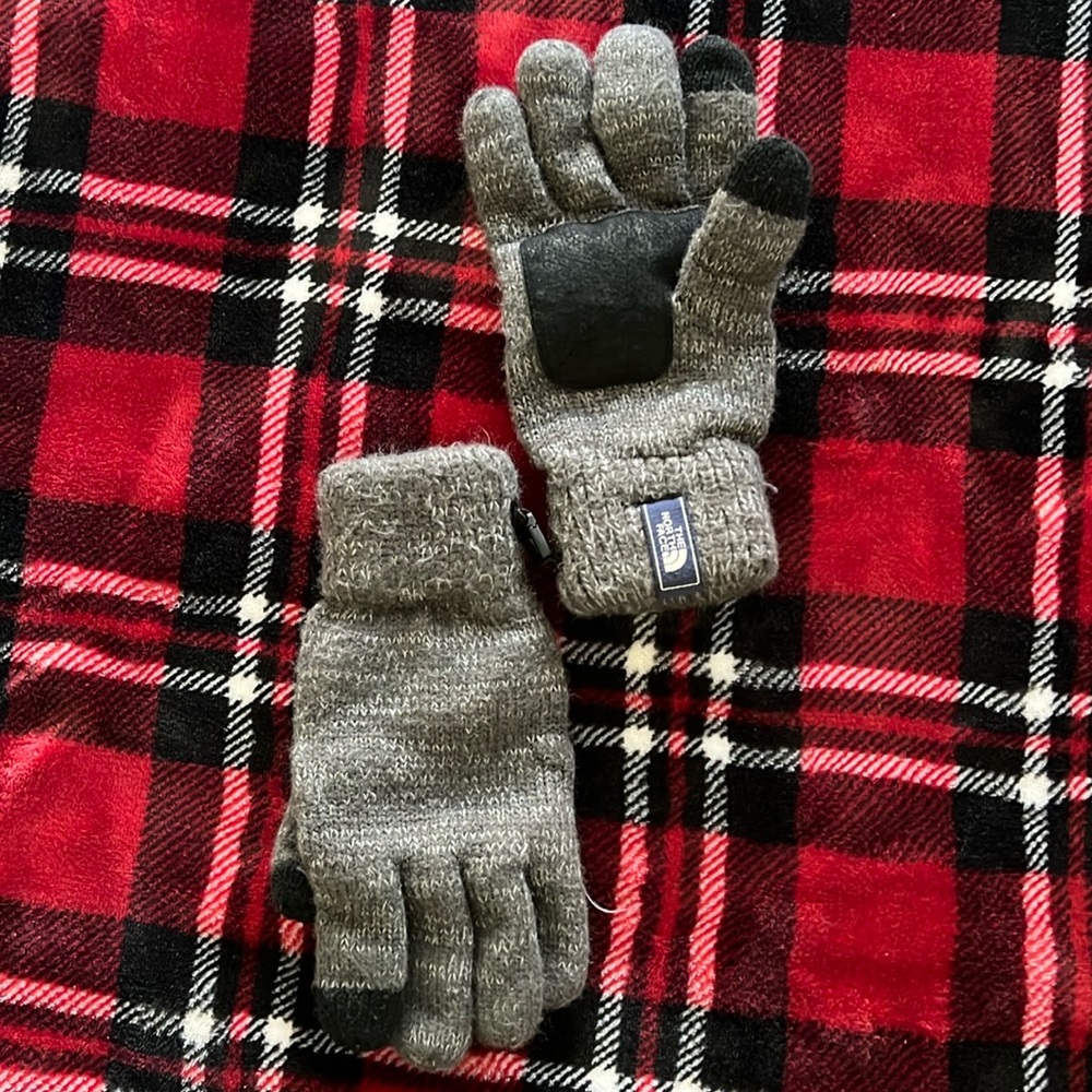 The North Face knit gloves size S/P - M/M